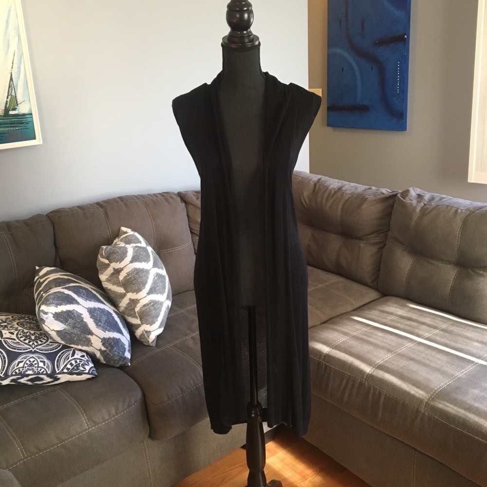 Black Sleeveless Cardigan/Sweater